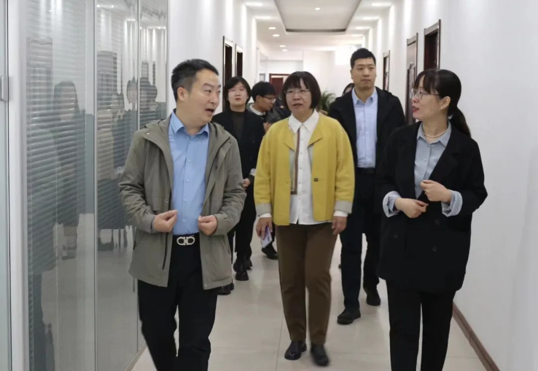 威廉希尔网站赴河北华沣印务科技有限公司开展产学研合作交流